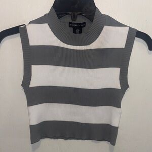 Sincerely Jules Gray & White Striped Sleeveless Ribbed Crop Top